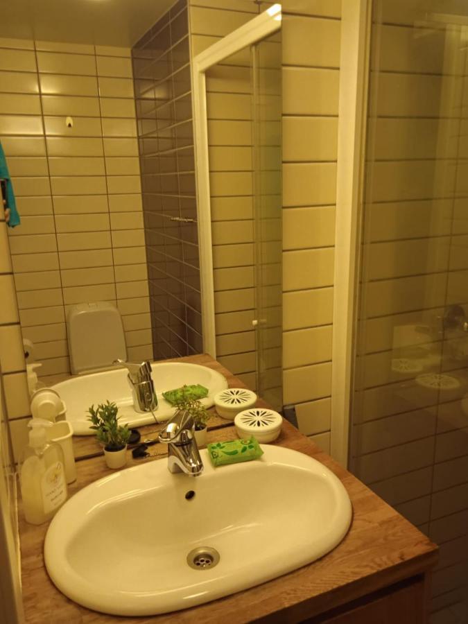 אוסלו Rimelig Kjellerleilighet Med Parkering - Ahotel No מראה חיצוני תמונה